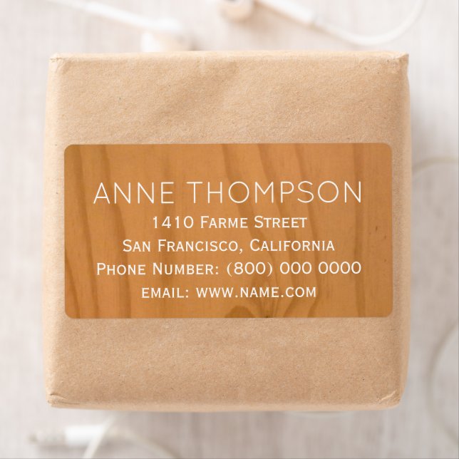 rustikale Imitate aus hellem Holz mit Namen (Insitu)