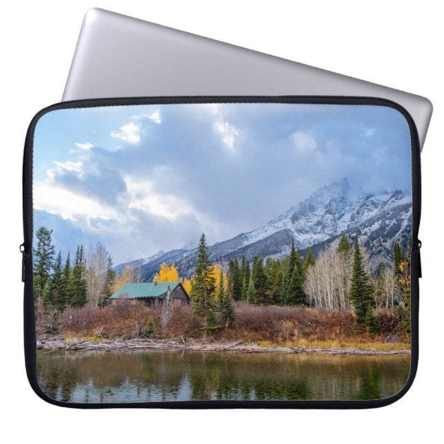 Rustikale Kabine Retreat Laptopschutzhülle (Vorderseite)
