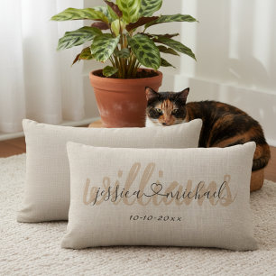 Rustikale kalligraphische Namen in Verbindung mit Lendenkissen