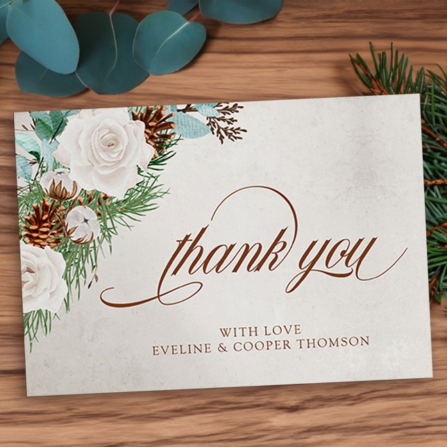 Rustikale Kiefernkone und Winterweiße Rosen Dankeskarte (Winter Wedding thank you card with elegant calligraphy, white roses, eucaluptus and pine)