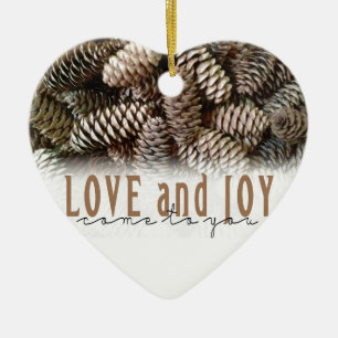 Rustikale Liebe und Joy Pine Cone Keramik Ornament