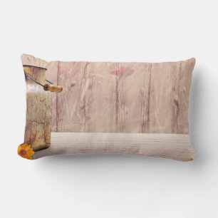 Rustikale Milch kann auf Holz landen Lendenkissen