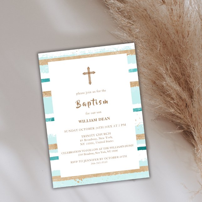 Rustikale moderne Goldstreifen-Cross-Boy-Taufe Einladung (Rustic Modern Gold Stripe Cross Boy Baptism Invitation)
