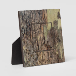 Rustikale, natürliche Bäume, die in Bedrängnis ger Fotoplatte