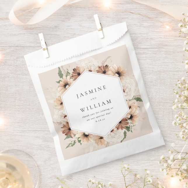 Rustikale neutrale Boho-Blumenhochzeit S2-Beige Geschenktütchen (Ausgeschnitten)