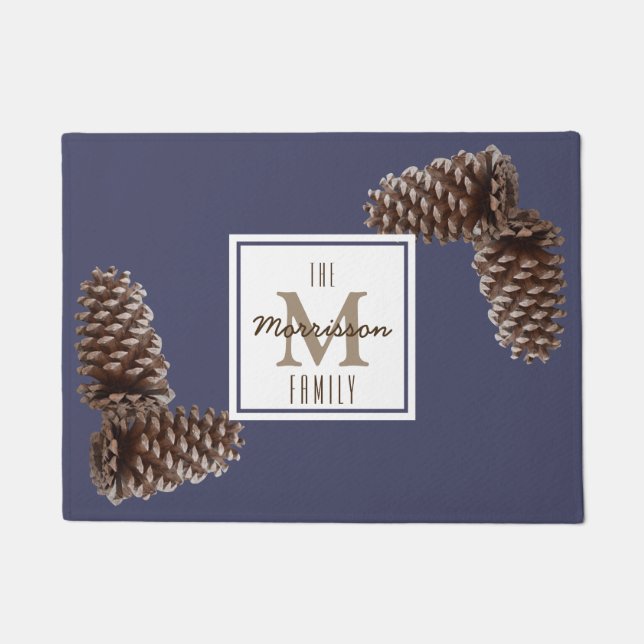 Rustikale Pine Cones Personalisiert Familienname Fußmatte (Vorderseite)