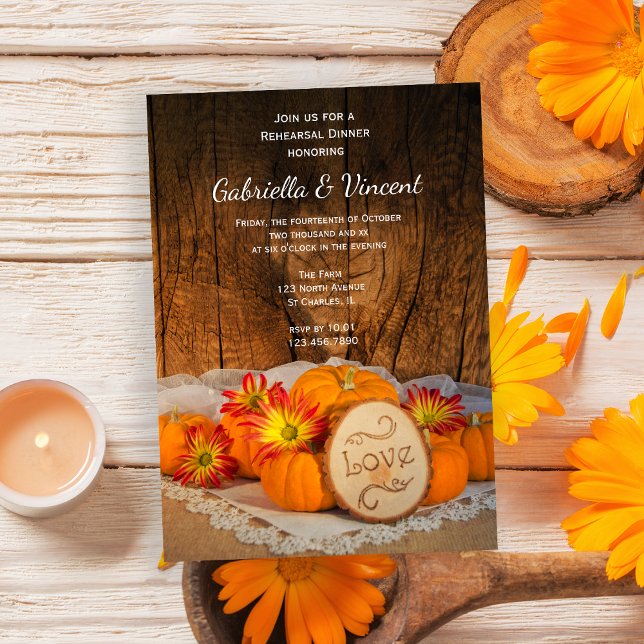 Rustikale Pumpkins Fall Barn Wedding Probe Dinner Einladung (Invite guests to your Autumn gathering with the Rustic Pumpkins Fall Wedding Rehearsal Dinner Invite)