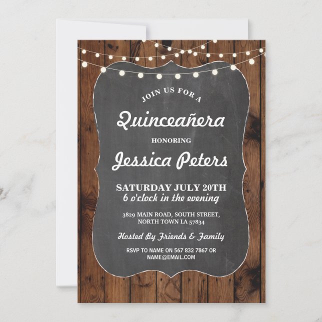 Rustikale Quinceanera Party-Kreide-hölzerne Einladung (Vorderseite)