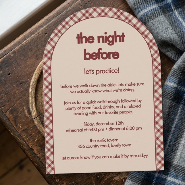 Rustikale Rust-Rot-Karo-Probe-Dinner-Architektur Einladung (Dinner Rehearsal Invitation from the Rustic Red Plaid Western Wedding Suite by Darling & May)