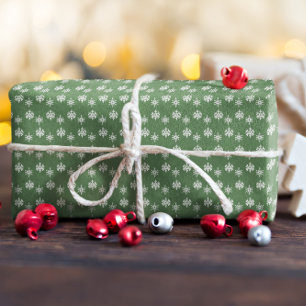 Rustikale Schneeflocken, grün und weiß Geschenkpapier