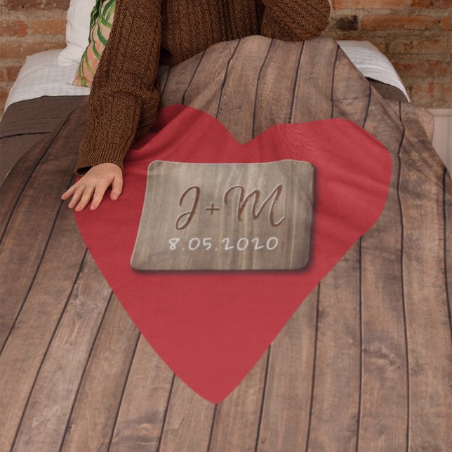Rustikale Schnittholzpaare mit Monogramm-Initialen Fleecedecke (Von Creator hochgeladen)
