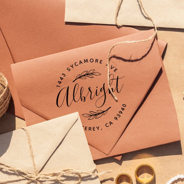 Rustikale Script-Familienname Wreath-Rücksendeadre Permastempel (Von Creator hochgeladen)