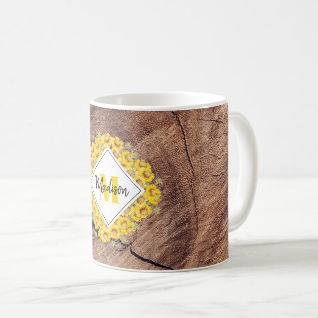 Rustikale Sonnenblumen und Holztextur Monogramm Kaffeetasse (VorderseiteRechts)
