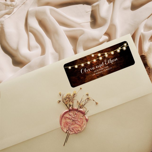 Rustikale Stallenholz-String-Lights Hochzeitadress (Von Creator hochgeladen)