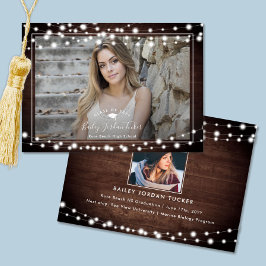 Rustikale String Lights Grad Cap Foto Abschluss An Ankündigung