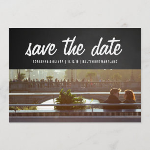 Rustikale Tafel Save the Date   Couple Foto