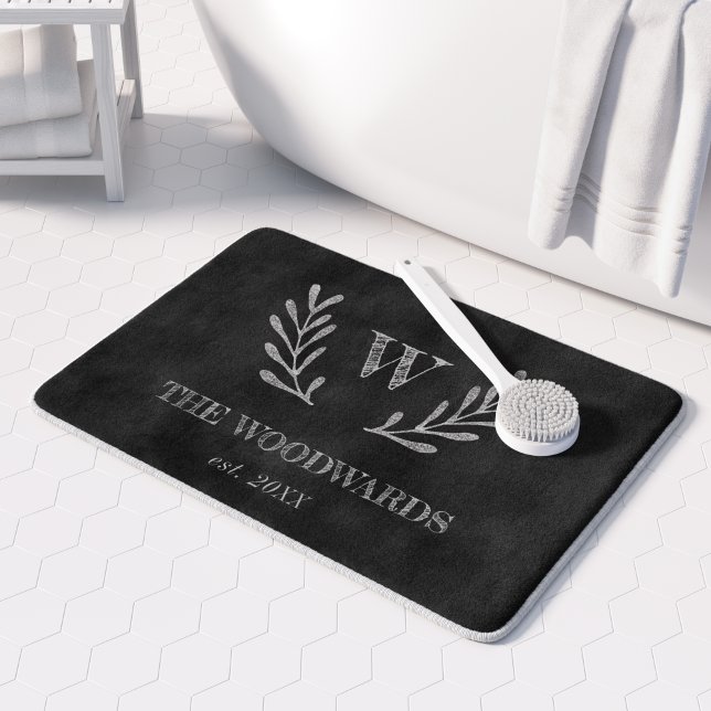 Rustikale Tafelfamilie Monogram Laurel Wreath Badematte (Von Creator hochgeladen)