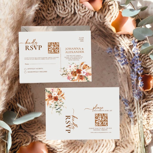 Rustikale Terrakotta- und rosa Floral-QR-Code-RSVP RSVP Karte (Von Creator hochgeladen)