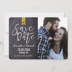 Rustikale Typografie-Schiefertafel-Goldbanner-Foto Save The Date