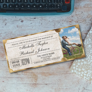 Rustikale Vintage-Kinokarte mit RSVP-QR-Code Einladung