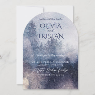 Rustikale Waldnebelbaume verzauberte Hochzeit Einladung