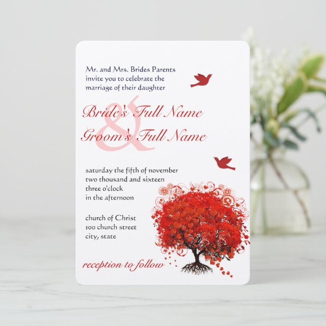 Rustikale Waldroter Baum Love Birds Hochzeit Einladung (Stehend Vorderseite)