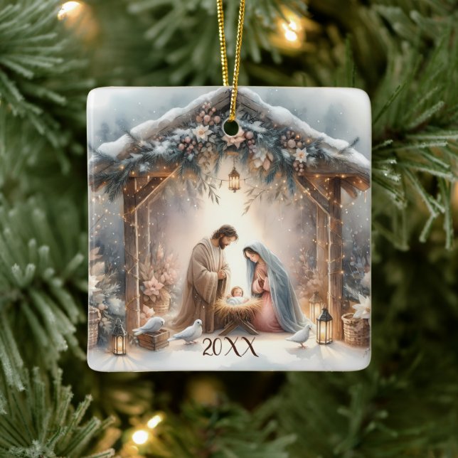 Rustikale Weihnachtskrippenszene mit Winterblumen  Keramikornament (Baum)