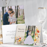 Rustikale Wildblume 2 Foto Vibranly Floral Wedding Dankeskarte<br><div class="desc">Rustikale Wildblume Hochzeit danke Ihnen Karten mit 2x kundenspezifischen Fotos, personalisiert danke Formulierung und elegantes Blumendesign. Die Karte hat eine üppige Grenze von pulsierenden Vintagen botanischen wilden Blume und detaillierten Blüten in warmen, erdigen, neutralen Tönen. Ein wunderschönes Design mit Sommer- und Herbstfarben in Rot-Orange-Rosa-Blau und Creme auf neutralem Hintergrund, das...</div>