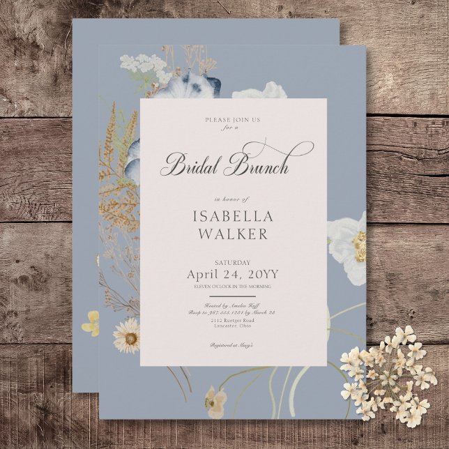 Rustikale Wildblumen auf Dusty Blue Bridal Brunch Einladung (Rustic Wildflowers on Dusty Blue Bridal Brunch Invitation)