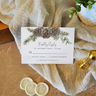 Rustikale Winter Foliage Pine Cone Hochzeit RSVP Karte