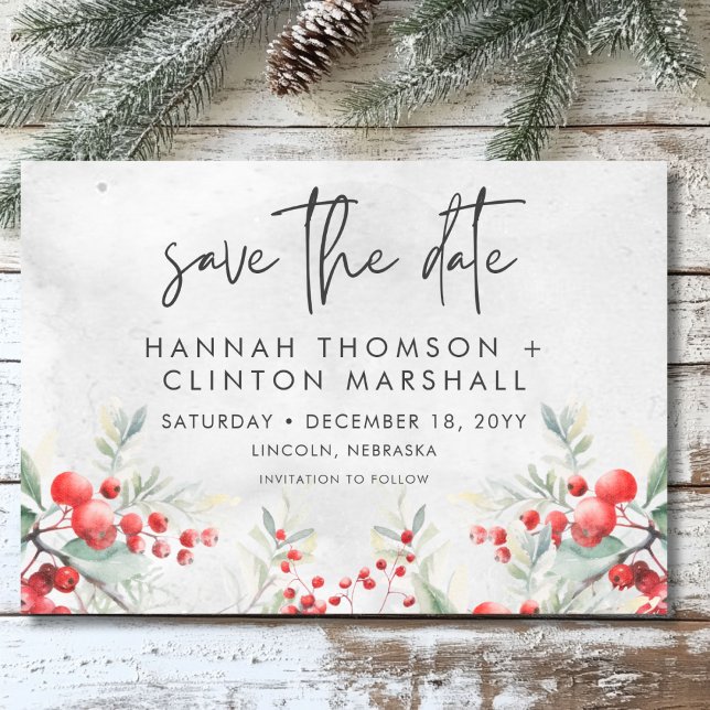 Rustikale Winter Holly & Pine Wedding Save The Date (Rustic Winter Holly & Pine Wedding Save The Date)