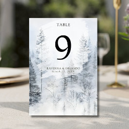 Rustikale Winternebel-Schnee-Kiefer-Wald-Hochzeit Tischnummer