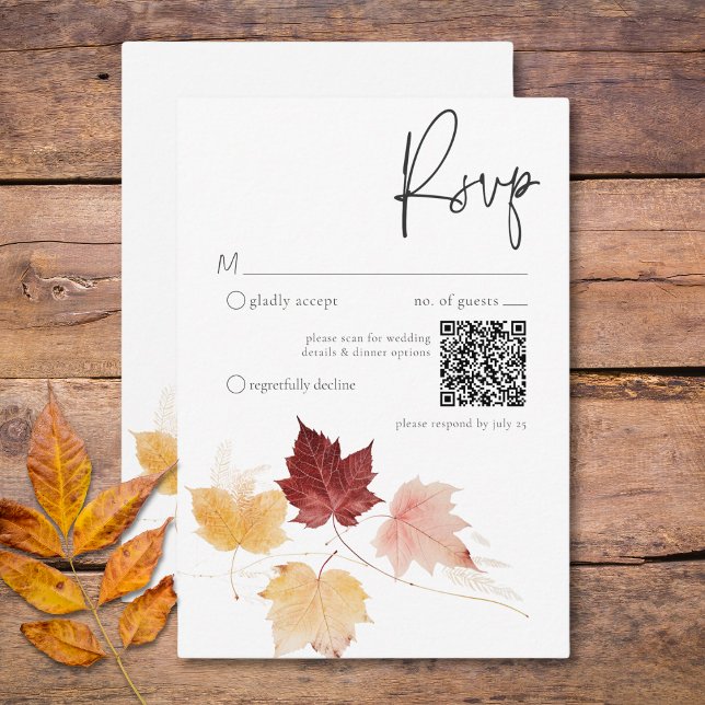 Rustikale, zarte Burgunder Rust Herbstlaub QR Code RSVP Karte (Rustic Delicate Burgundy Rust Fall Leaves QR Code RSVP Card)