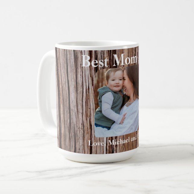 Rustikale Zedernrinde, natürliche Baumstruktur im  Kaffeetasse (Vorderseite Links)