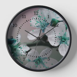 Rustikale zeitgenössische Aquamarine Blume Uhr
