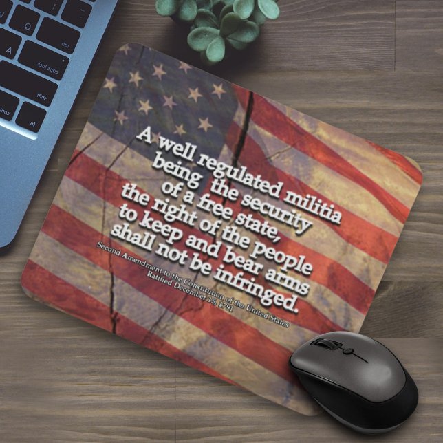 Rustikale zweite Änderung Typografie US-Flagge Mousepad (Von Creator hochgeladen)