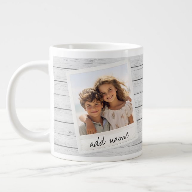 Rustikaler Bilderrahmen mit Shiplap-Hintergrunddru Jumbo-Tasse (Links)