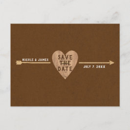 Rustikaler brauner Kraft-Herz-Arrow Save the Date Ankündigungspostkarte