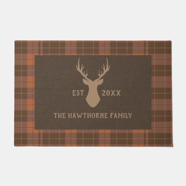 Rustikaler brauner Tartan Custom Familienname Deer Fußmatte (Vorderseite)