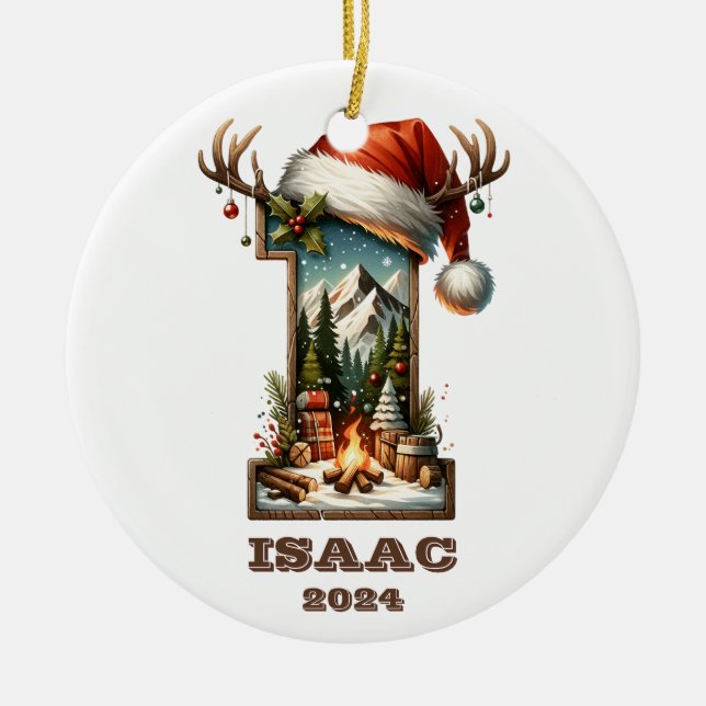 Rustikaler Buchstabe I mit Weihnachtsmannmütze und Keramik Ornament (Vorne)