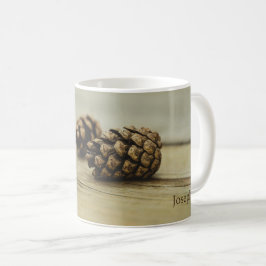 Rustikaler Fall Pinecones Natur Foto und Individue Kaffeetasse
