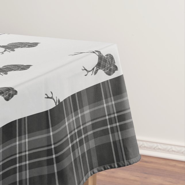 Rustikaler grauer Tartan und Stag Kopf Antler Tischdecke (Beispiel)