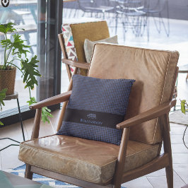 Rustikaler Karierter Monogramm-Bär | Blau Kissen