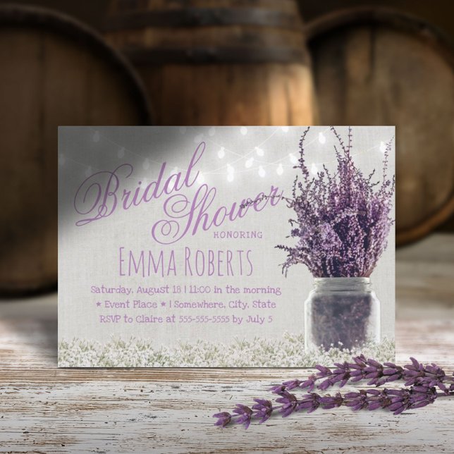 Rustikaler Lavender Floral Mason Jar Brautparty Einladung (Von Creator hochgeladen)