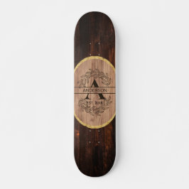 Rustikaler Name der Monogrammkarte aus Holz Skateboard
