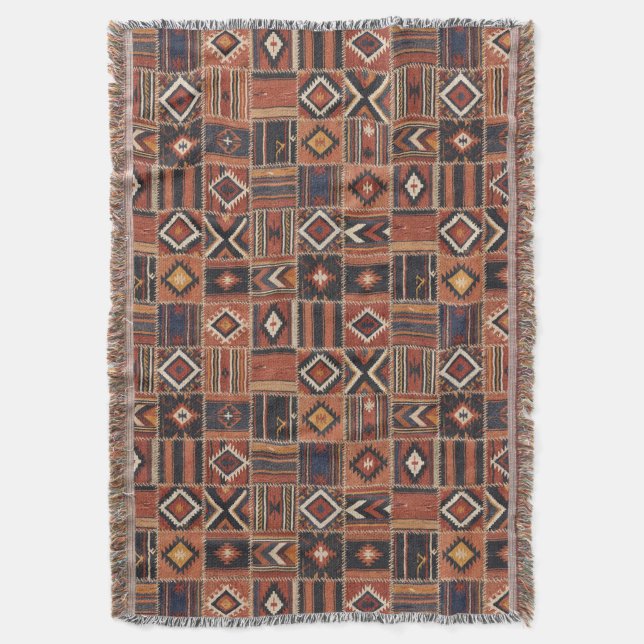 Rustikaler Patchwork-Kilim-Geometrie-Teppich Decke (Vorderseite Vertikal)
