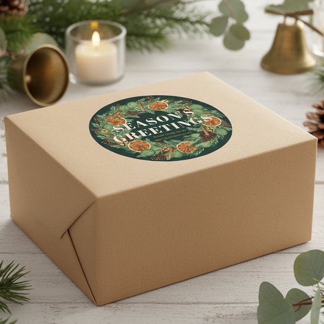 Rustikaler Pine Driving Orange Wreath Green Holida Runder Aufkleber (Von Creator hochgeladen)