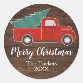 Rustikaler roter LKW mit Weihnachtsbaum Runder Aufkleber