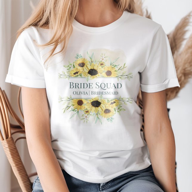 Rustikaler Sonnenblumenspieß T-Shirt (A young blond woman wearing a Rustic Sunflower Bridal Squad T-Shirt.)