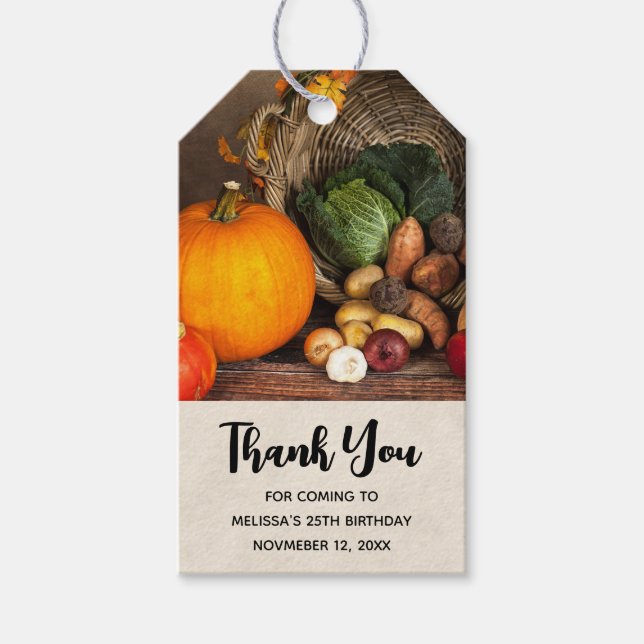 Rustikaler Tisch bezaubernd Ernte Geburtstag Geschenkanhänger (Vorderseite)